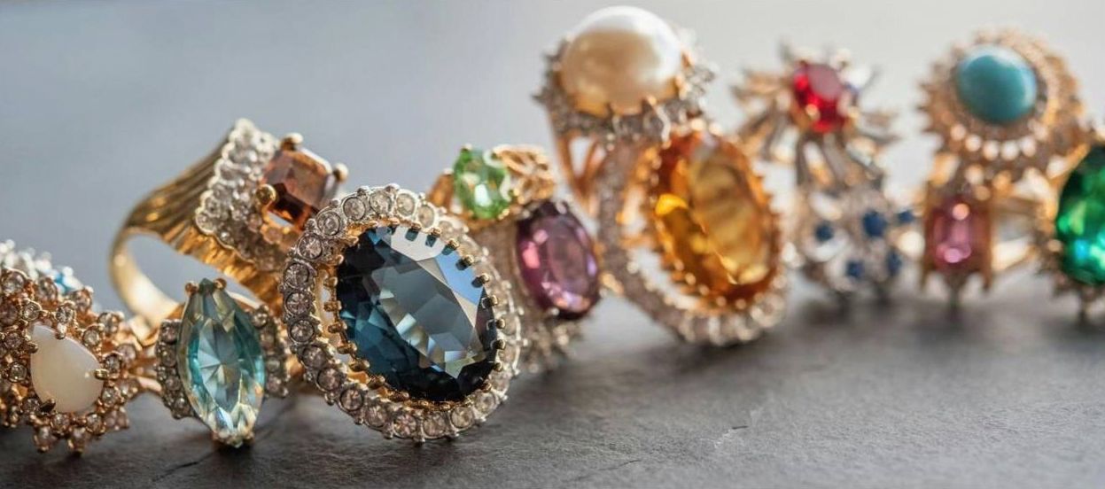 Recycled gold band with diamond